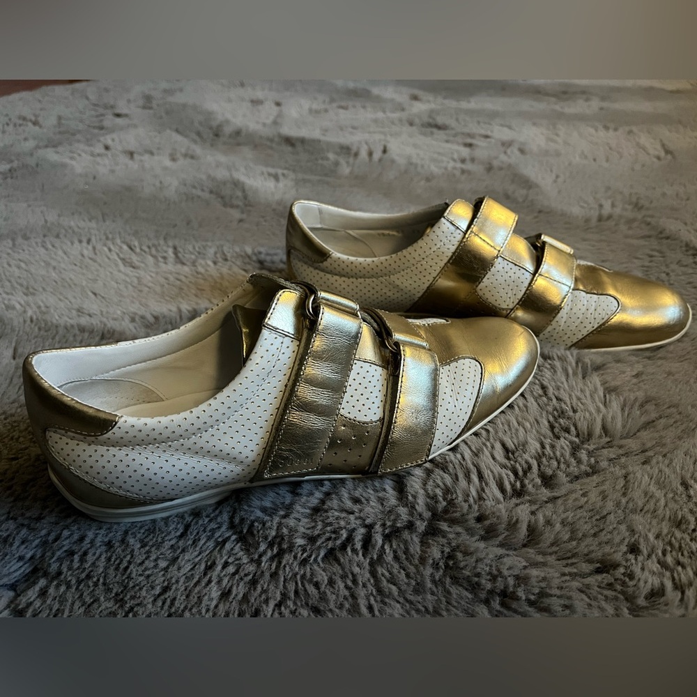 Women's Gucci Velcro Leather Sneakers Authentic GG